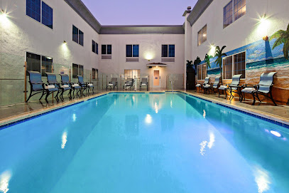 Holiday Inn Express & Suites Hollywood Walk of Fame, an IHG Hotel, Los Angeles