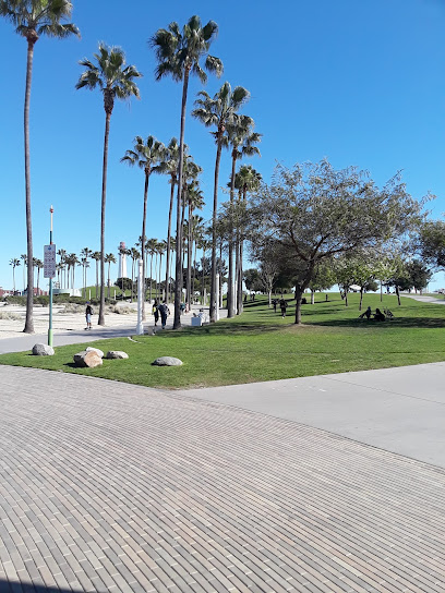 Pine Avenue Pier, Los Angeles
