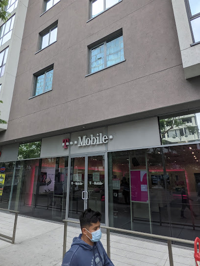 T-Mobile, Los Angeles
