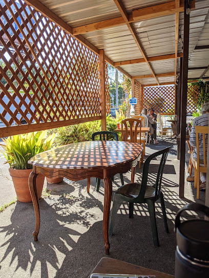 Teddy's Cafe, Los Angeles