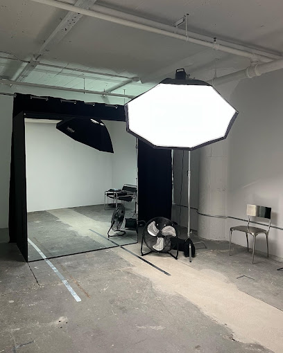 Mirror Self-Portrait Photo Studio, Los Angeles