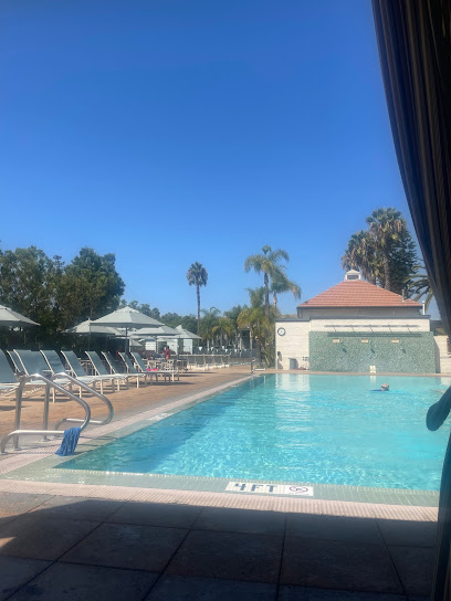 Park La Brea Pool, Los Angeles