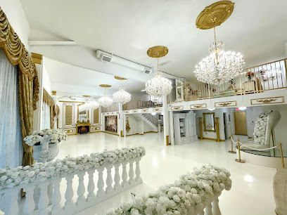 The Glass Slipper Palace, Los Angeles