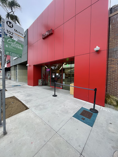 MedMen LAX (Now Open & Under New Management. Best Weed, Best Prices.!), Los Angeles