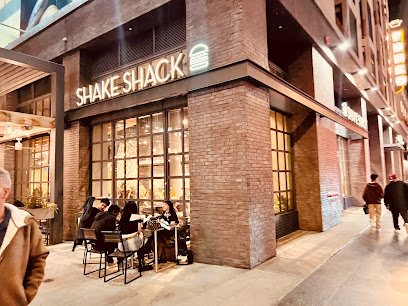 Shake Shack 6201 Hollywood - Hollywood & Gower, Los Angeles