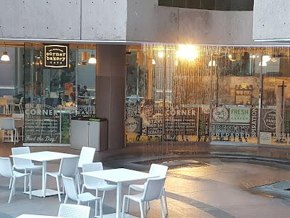 Corner Bakery, Los Angeles