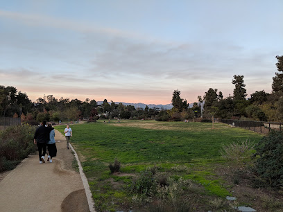 Silver Lake Meadows, Los Angeles