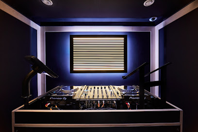 PIRATE.COM - Rehearsal & Recording Studios, Los Angeles