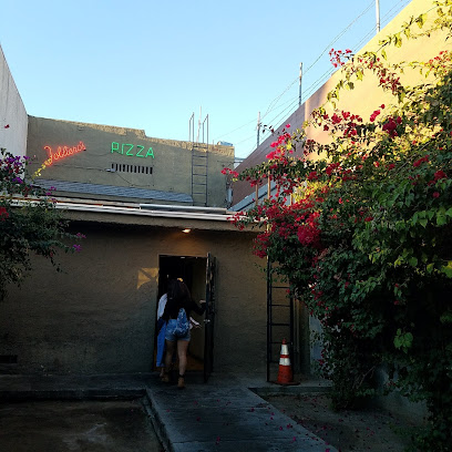 Folliero's Italian Food and Pizza, Los Angeles