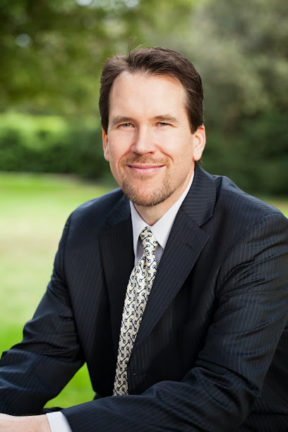 Dr. Kevin Ruhge, M.D., Los Angeles