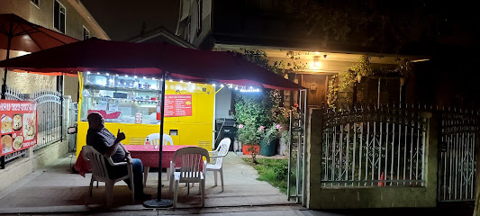 Drive Thru Pupusas, Los Angeles