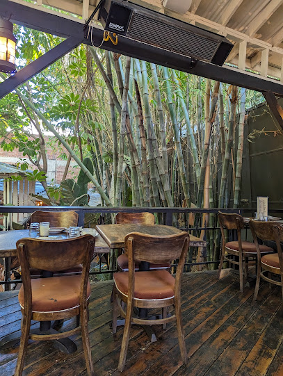 Bacari Silverlake + Bar Bacari