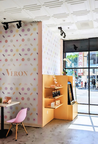 Verón, Los Angeles