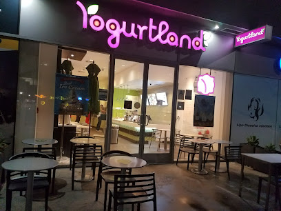 Yogurtland Wilshire & Vermont, Los Angeles