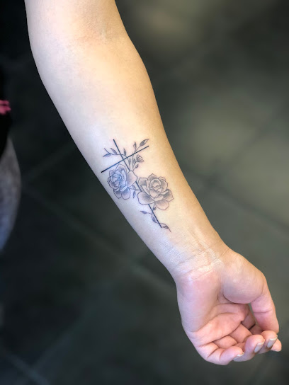 Through Your Skin Tattoo And Piercing, Los Angeles