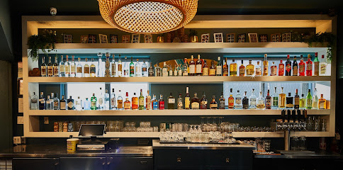 Hudson House + Huddy's, Los Angeles