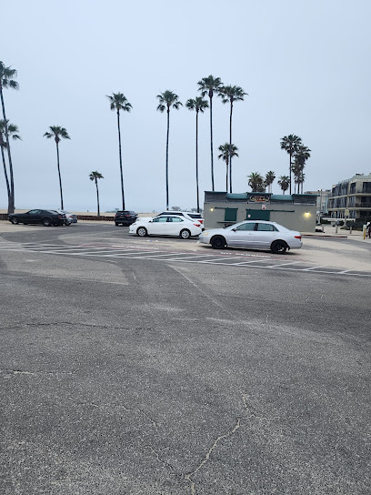 Start of Venice Beach bike/skate/walking trail