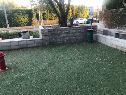 Wilshire La Brea Dog Relief Park