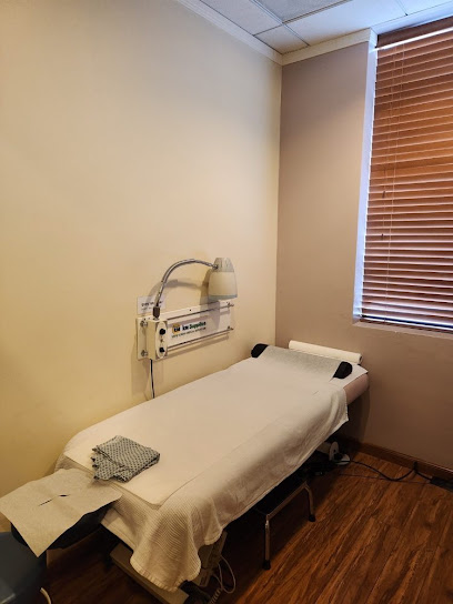 Big Bear Acupuncture (큰곰 한의원)