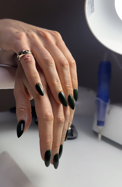 Russian nails Los Angeles